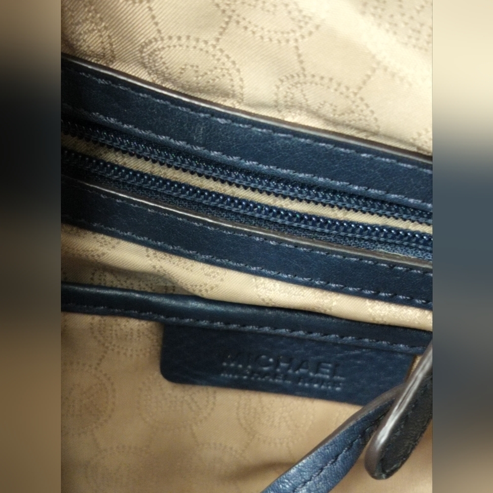 2385) Michael Kors Jules Navy Pebbled Leather Drawstring Shoulder Bag - Picture 8 of 11